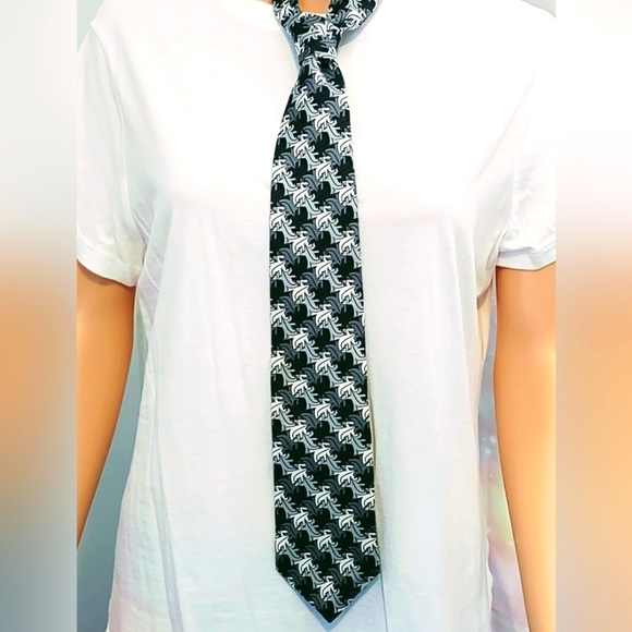 BOXELDER CO. GEOMETRIC PRINT 100% SILK MEN'S TIE - Picture 2 of 6